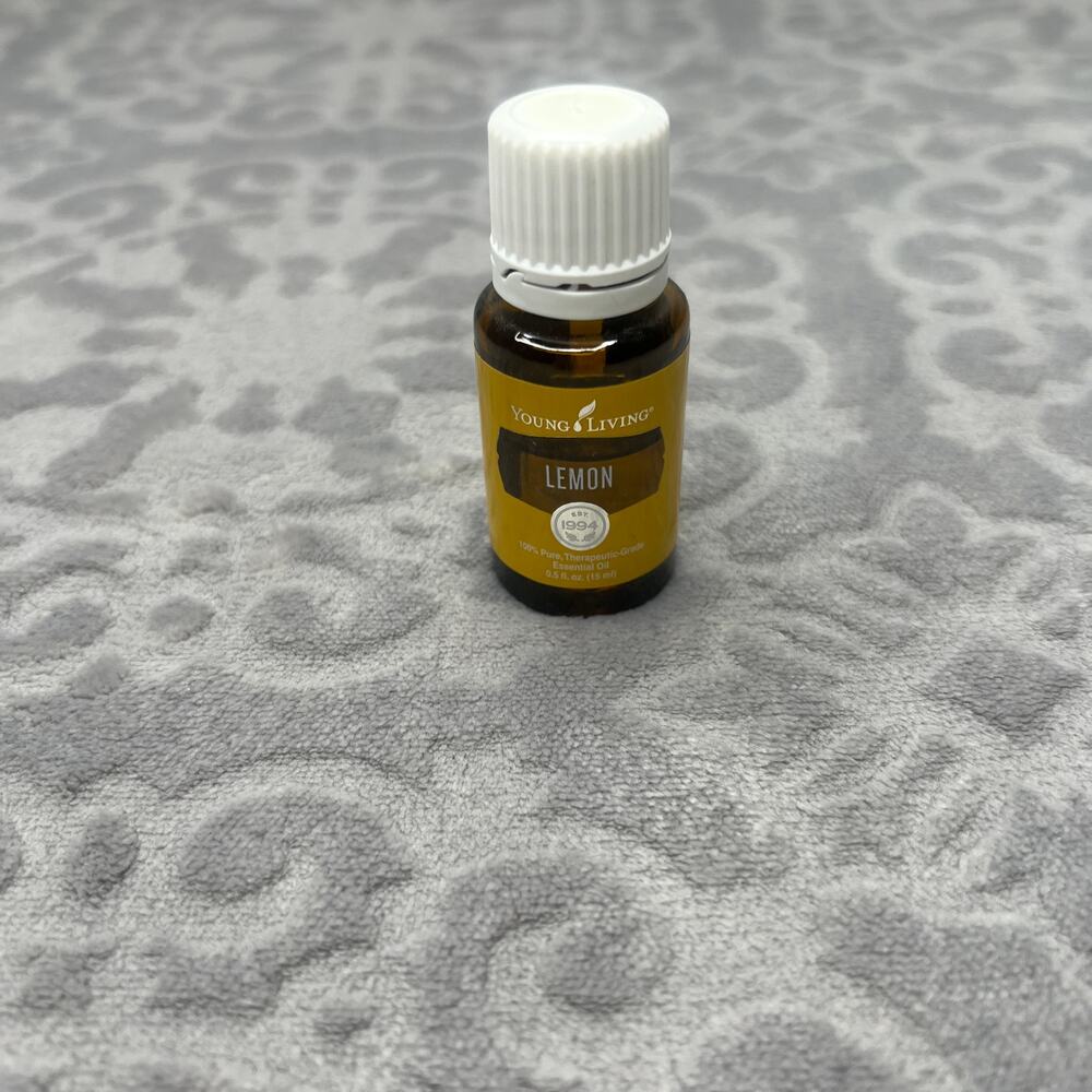 Young Living Essential Oils Lemon 15ml New
